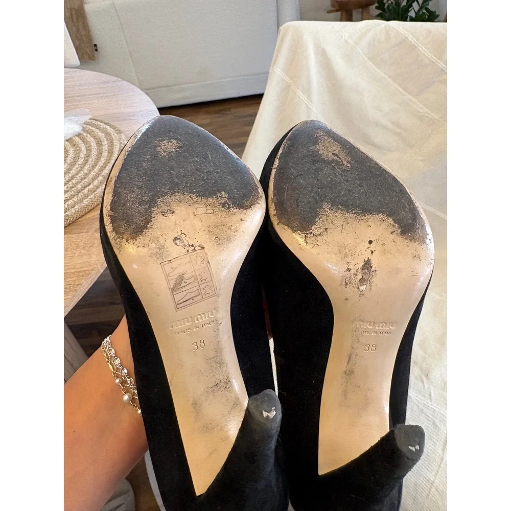 Miu Miu Black Suede Pointed Toe Stiletto Pumps Heels‎ Size 38 Made in Italy